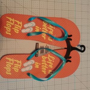 Bundle of 5 items: Flip flops, hair clips, pot mat, shampoo & conditione…